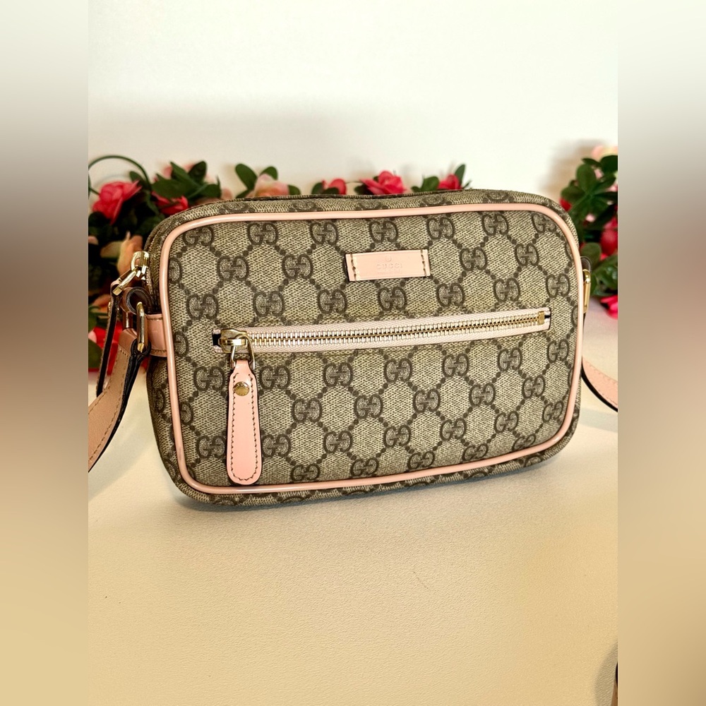 Stunning Gucci GG Supreme Canvas Crossbody Camera Bag Beige Pink - Picture 2 of 16